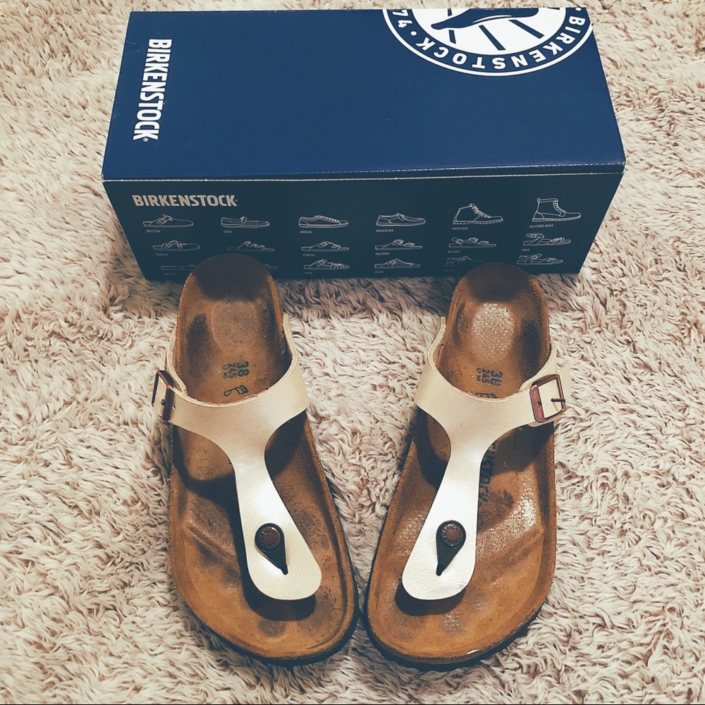 Birkenstock’s Gizeh Sandals in White Rose Gold